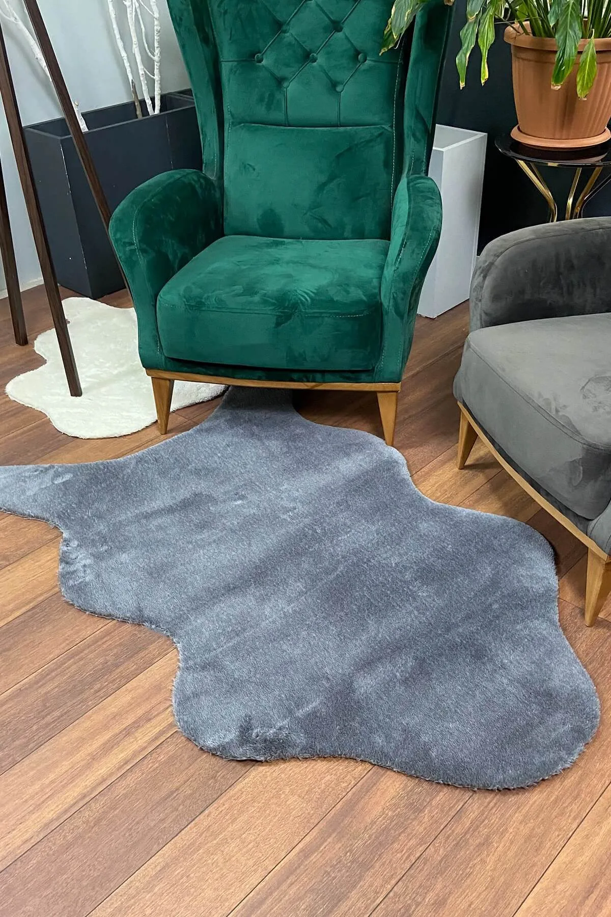 Antrasit Renkli Yumuşak Yüzeyli Kaydırmaz Post Peluş Halı