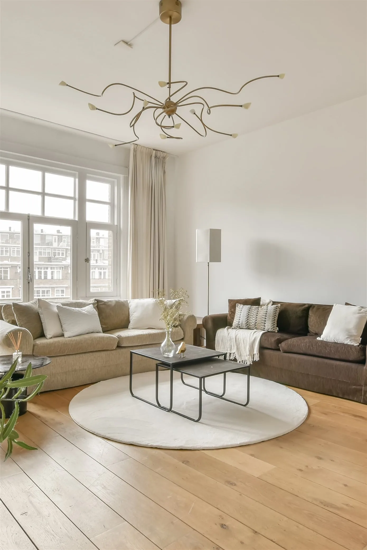 Vinyl Flooring vs. Vinyl Flooring: Which is Better for You?